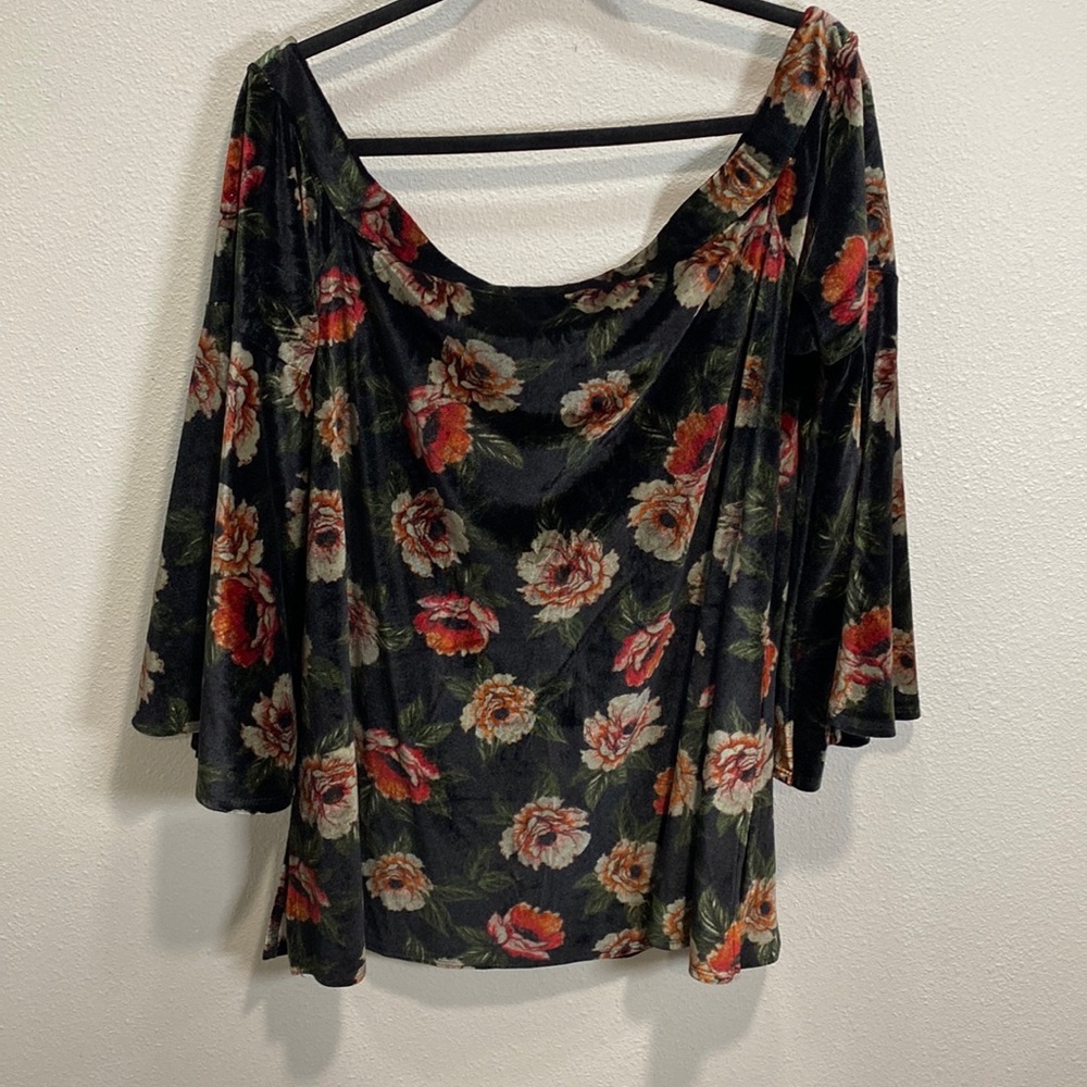 Torrid Floral Print Velvet Off Shoulder Bell Sleeve Top - Picture 3 of 10